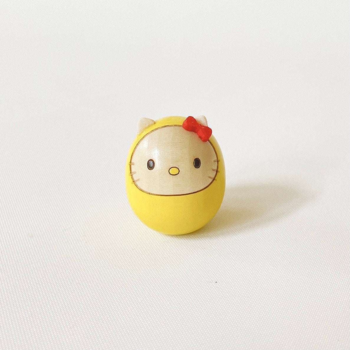 ハローキティ 豆ダルマ 黄色