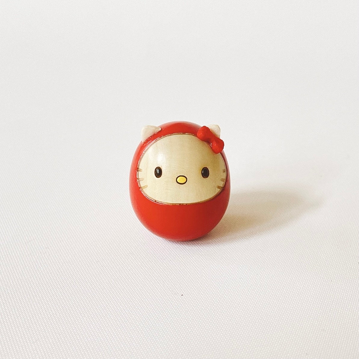 ハローキティ 豆ダルマ 赤