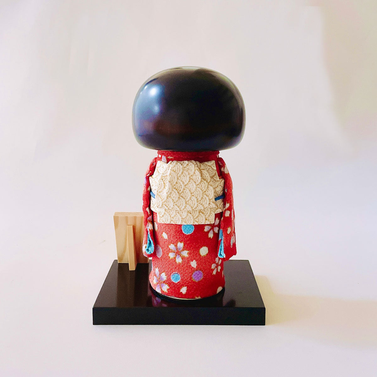 ちりめんこけし 華紬(赤)